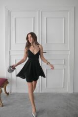 GÖZ ALICI PARILTI: Işıltılı Mini Elbise