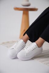 BEYAZ KADIN SNEAKER – Minimal & Şık Tasarım