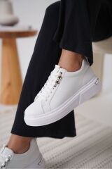 BEYAZ KADIN SNEAKER – Minimal & Şık Tasarım