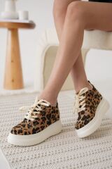 LEOPAR DESENLİ Kadın Spor Ayakkabı – Gizli Topuklu – 5.5 cm