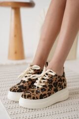 LEOPAR DESENLİ Kadın Spor Ayakkabı – Gizli Topuklu – 5.5 cm